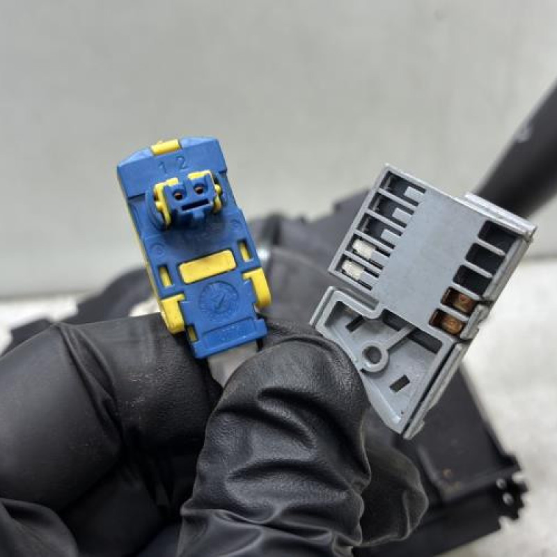 Com (Bloc Contacteur Tournant+Commodo Essuie Glace+Commodo Phare) CITROEN C2 Photo n°4