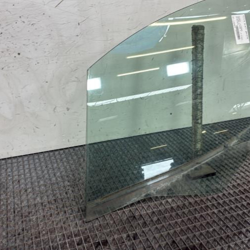 Vitre avant gauche PEUGEOT PARTNER 2 Photo n°2