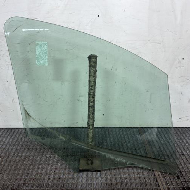Vitre avant gauche PEUGEOT PARTNER 2 Photo n°4