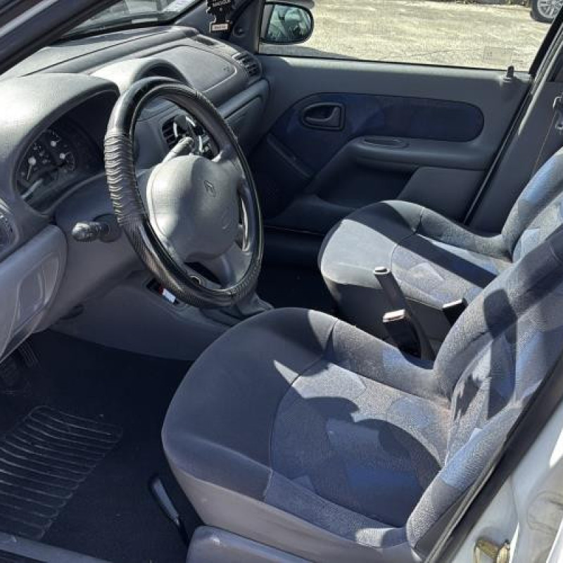 Bouchon de carburant RENAULT CLIO 2 Photo n°5