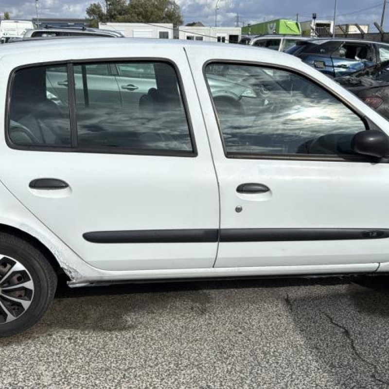 Bouchon de carburant RENAULT CLIO 2 Photo n°13