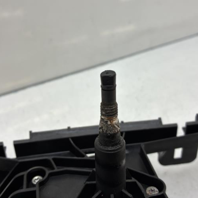 Moteur essuie glace arriere MERCEDES CLASSE A 169 Photo n°2