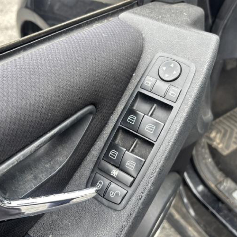 Moteur essuie glace arriere MERCEDES CLASSE A 169 Photo n°17