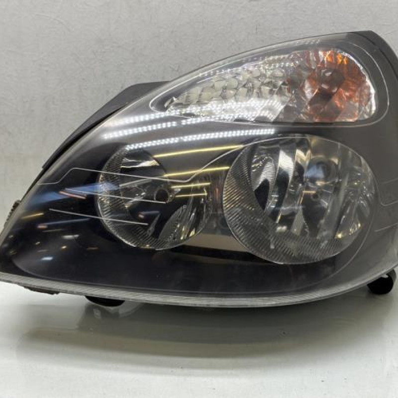 Optique avant principal gauche (feux)(phare) RENAULT CLIO 2 Photo n°1