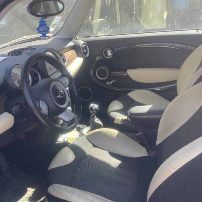 Vitre avant gauche MINI MINI 2 R56 Photo n°11