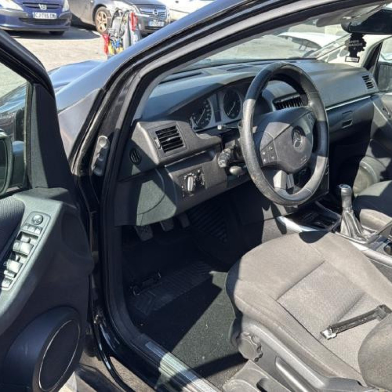 Vitre arriere droit MERCEDES CLASSE B 245 Photo n°14