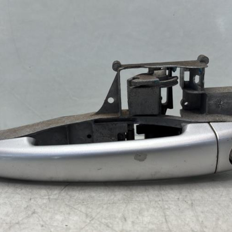 Poignee porte avant gauche PEUGEOT PARTNER 2 Photo n°1