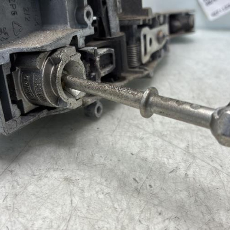 Poignee porte avant gauche PEUGEOT PARTNER 2 Photo n°4