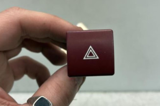 Bouton de warning PEUGEOT PARTNER 2 Photo n°1