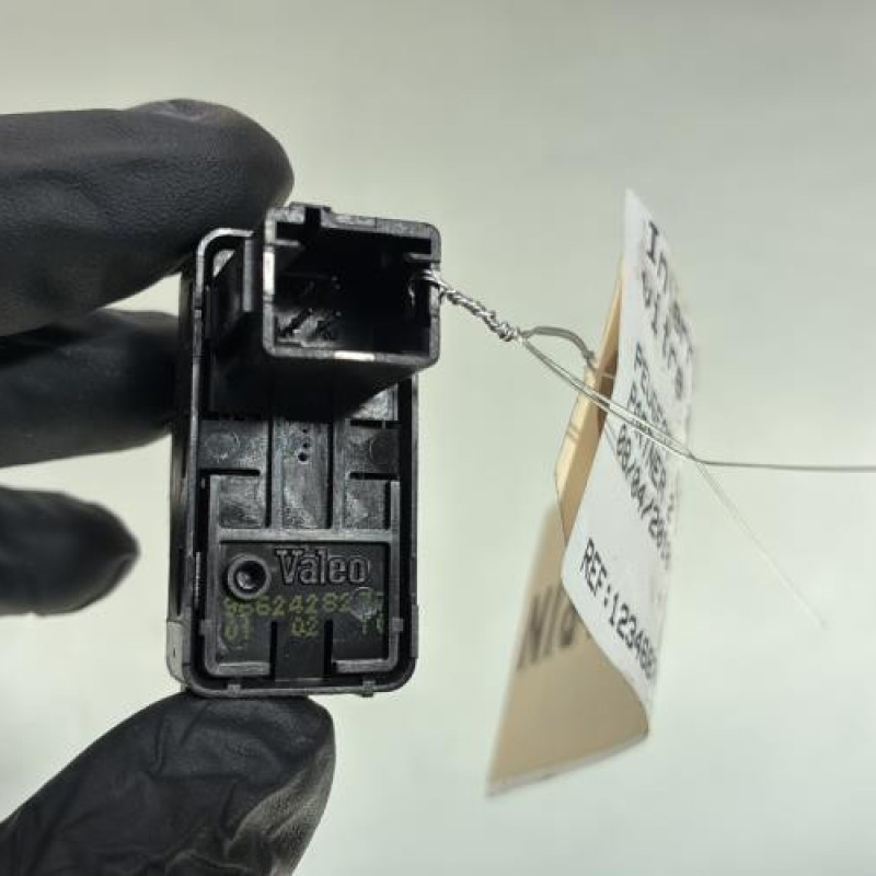 Interrupteur de leve vitre avant droit PEUGEOT PARTNER 2 Photo n°3