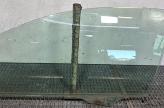 Vitre avant gauche PEUGEOT 206+ Photo n°1