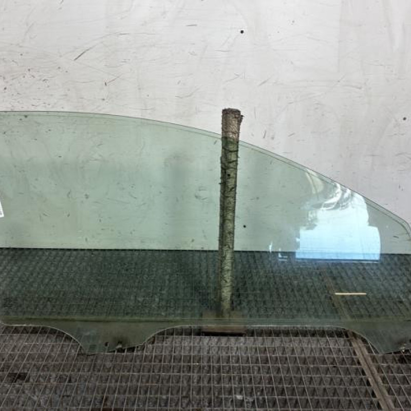 Vitre avant gauche PEUGEOT 206+ Photo n°4