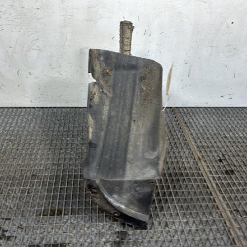 Pare boue arriere droit PEUGEOT 206+ Photo n°1