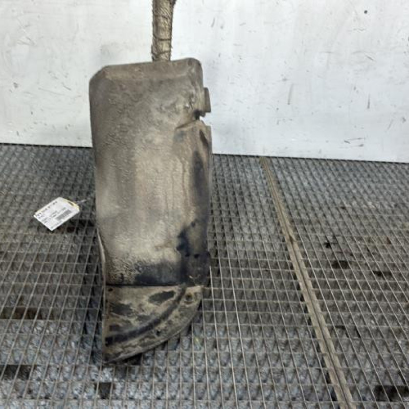 Pare boue arriere droit PEUGEOT 206+ Photo n°4