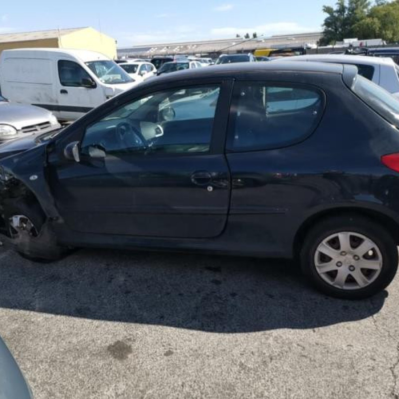 Pare boue arriere droit PEUGEOT 206+ Photo n°11
