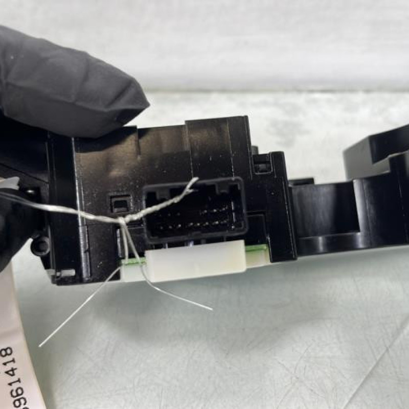 Support commodo (commutateur) NISSAN JUKE 1 Photo n°4