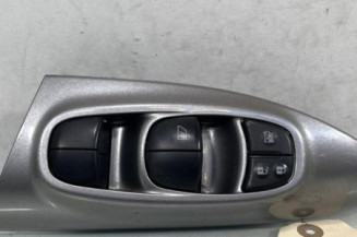 Interrupteur de leve vitre avant gauche NISSAN JUKE 1