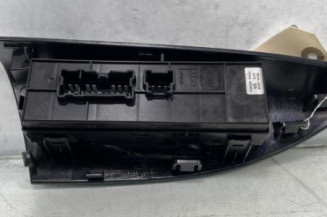 Interrupteur de leve vitre avant gauche NISSAN JUKE 1