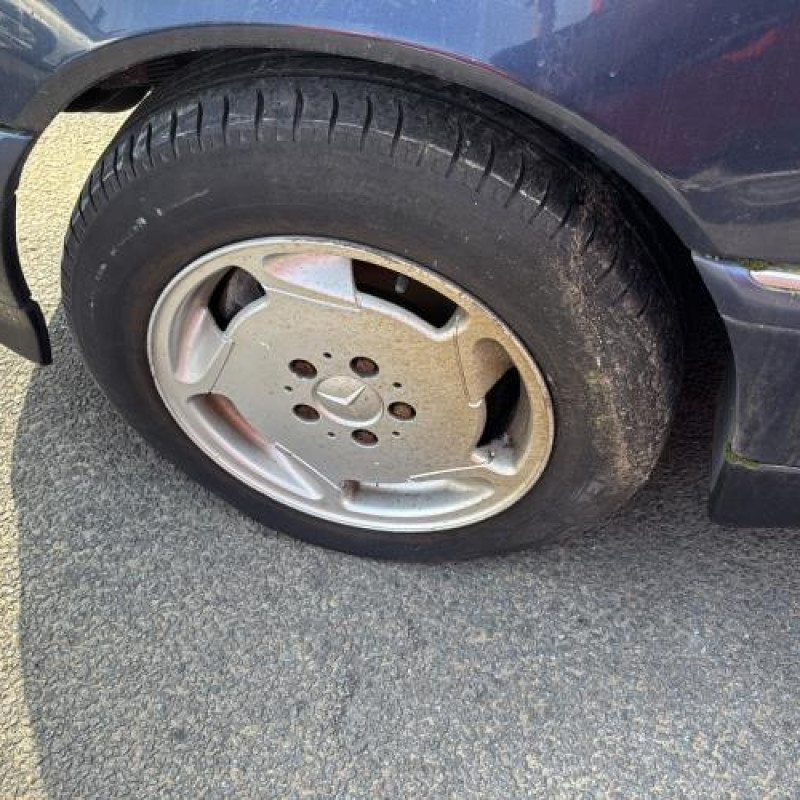 Attache ceinture avant droit MERCEDES CLASSE C 202 Photo n°19