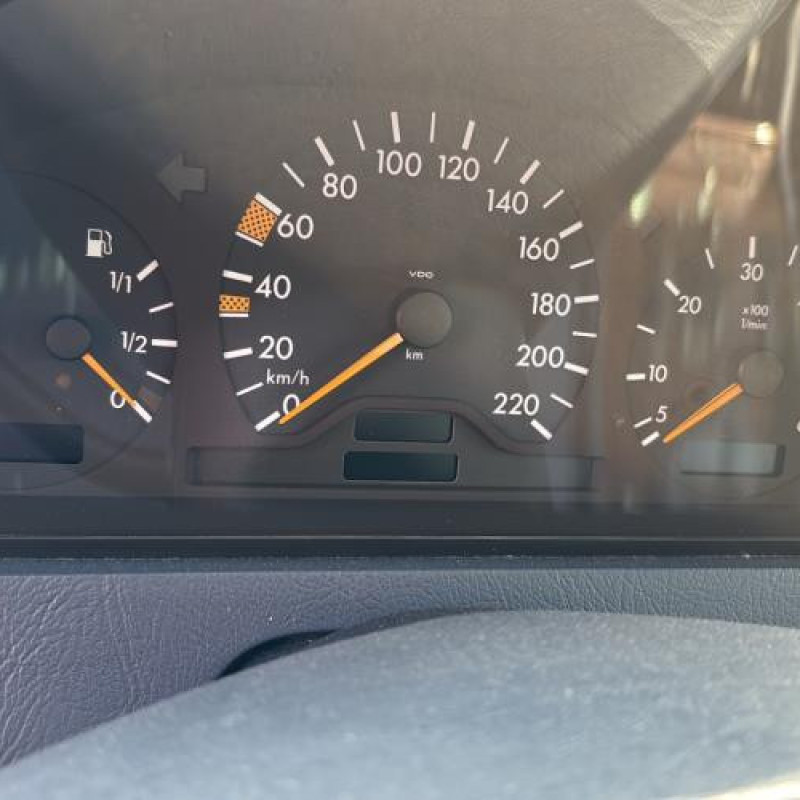 Compteur MERCEDES CLASSE C 202 Photo n°15