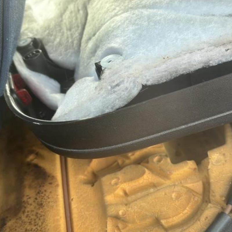 Poignee interieur arriere droit MERCEDES CLASSE C 202 Photo n°13