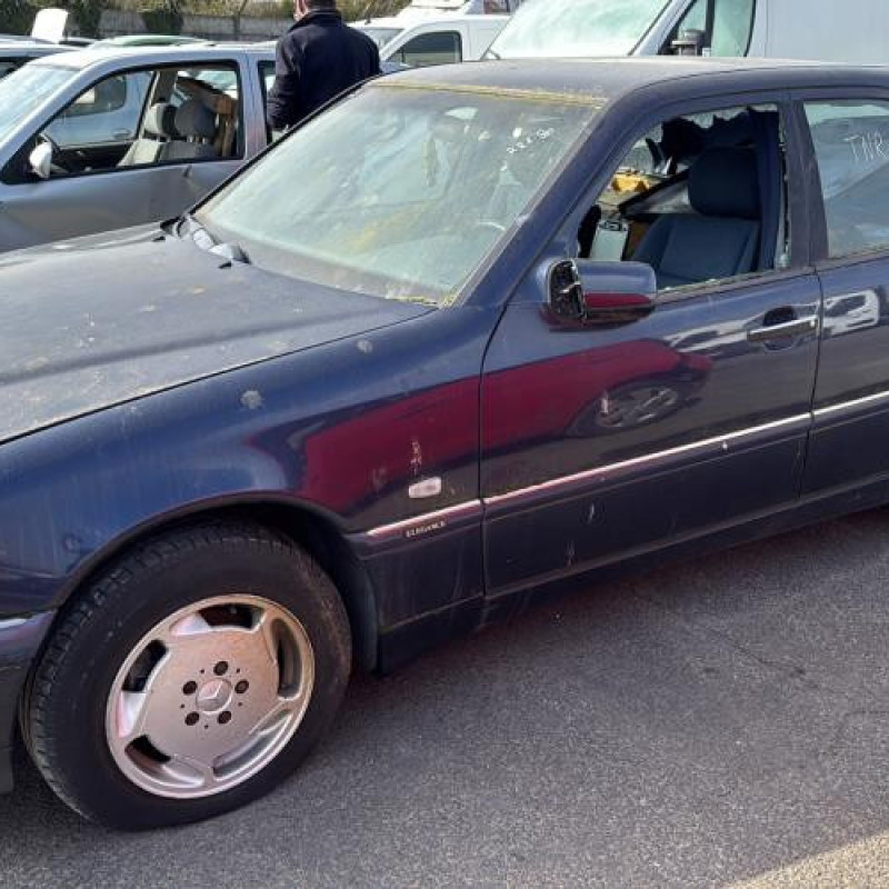 Pivot de moyeu avant gauche MERCEDES CLASSE C 202 Photo n°8