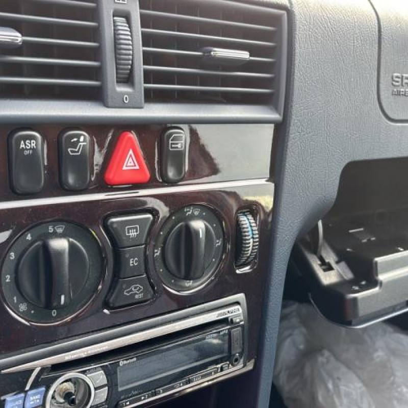 Leve vitre electrique arriere droit MERCEDES CLASSE C 202 Photo n°16