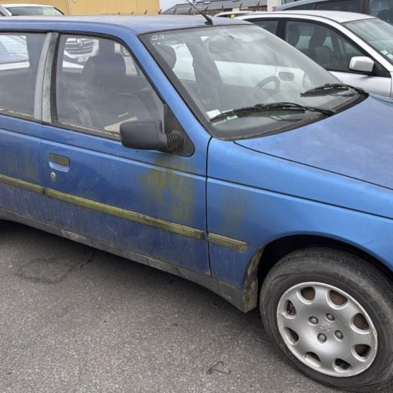 Baguette de porte arriere droite PEUGEOT 405 Photo n°7