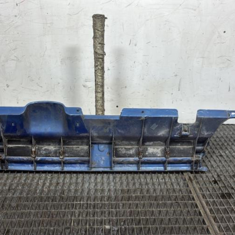 Calandre PEUGEOT 405 Photo n°4