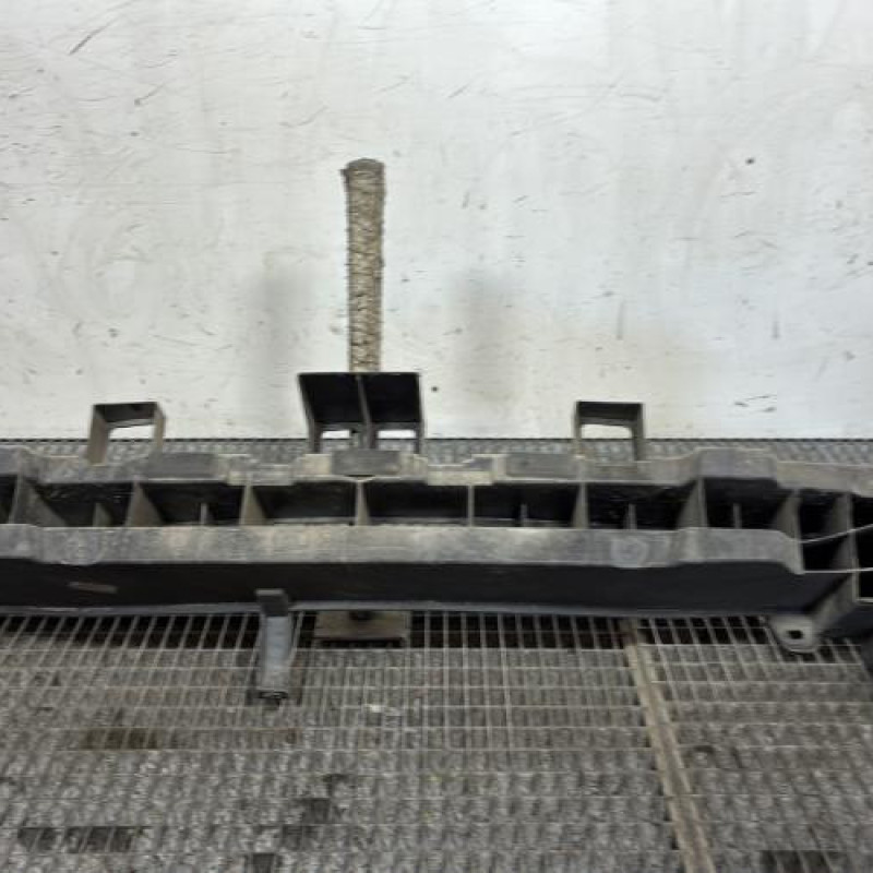 Absorbeur de pare choc arriere RENAULT CLIO 4 Photo n°1