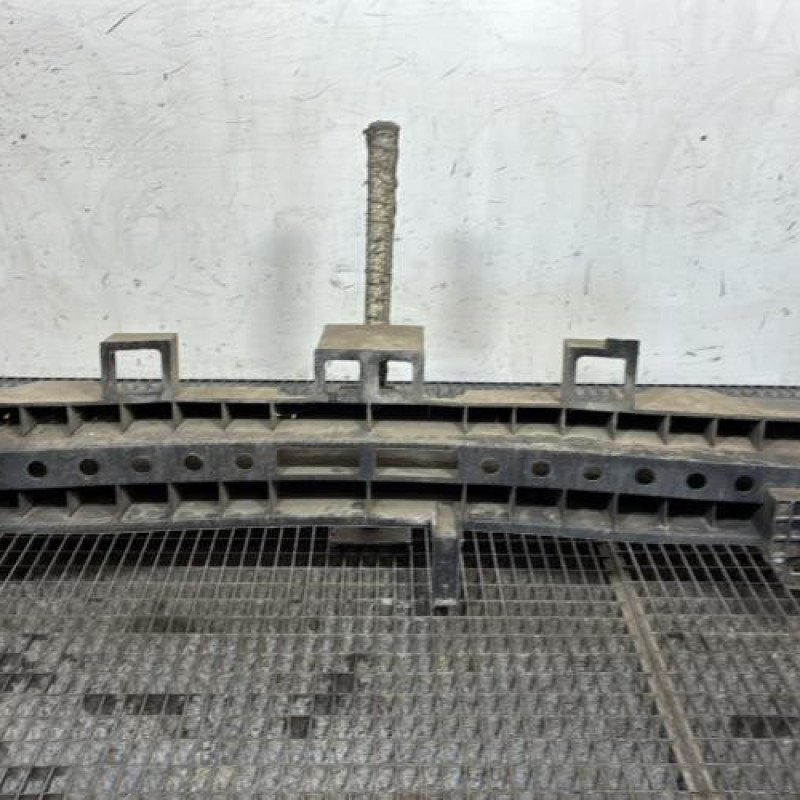 Absorbeur de pare choc arriere RENAULT CLIO 4 Photo n°4