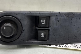 Interrupteur de leve vitre avant gauche RENAULT CLIO 4 Photo n°1