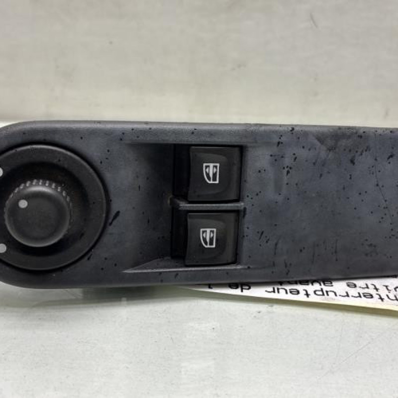 Interrupteur de leve vitre avant gauche RENAULT CLIO 4 Photo n°1