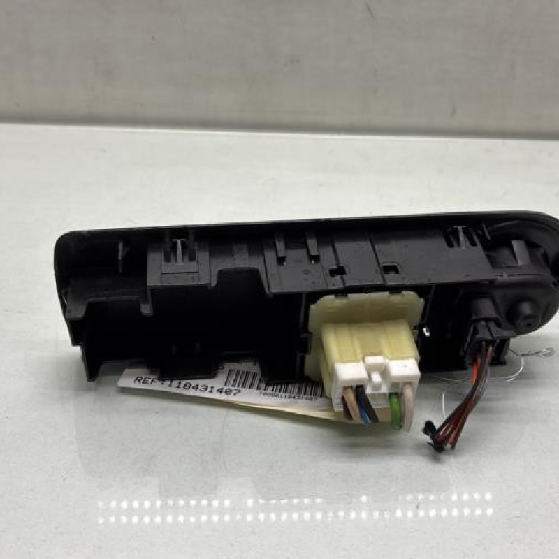 Interrupteur de leve vitre avant gauche RENAULT CLIO 4 Photo n°2