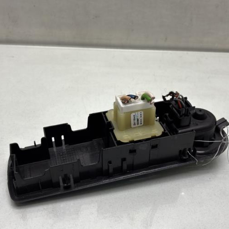 Interrupteur de leve vitre avant gauche RENAULT CLIO 4 Photo n°3