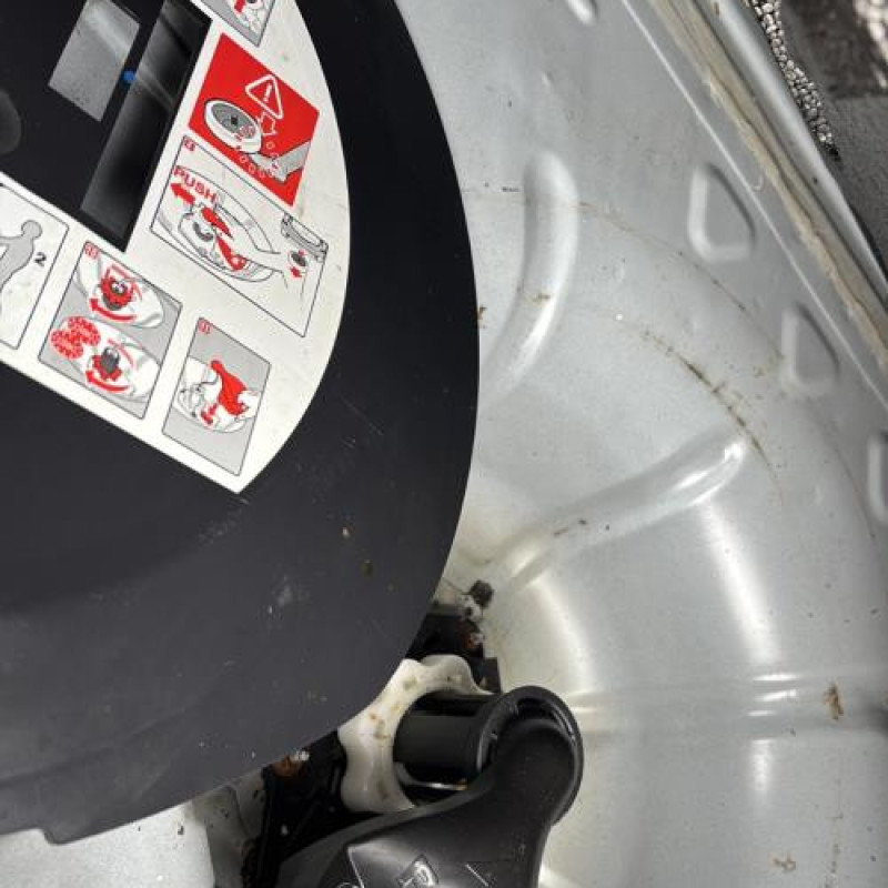 Vase de lave glace RENAULT CLIO 4 Photo n°9