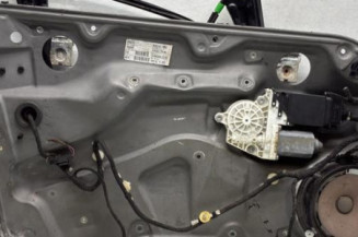 Leve vitre electrique avant gauche VOLKSWAGEN GOLF 4 Photo n°1