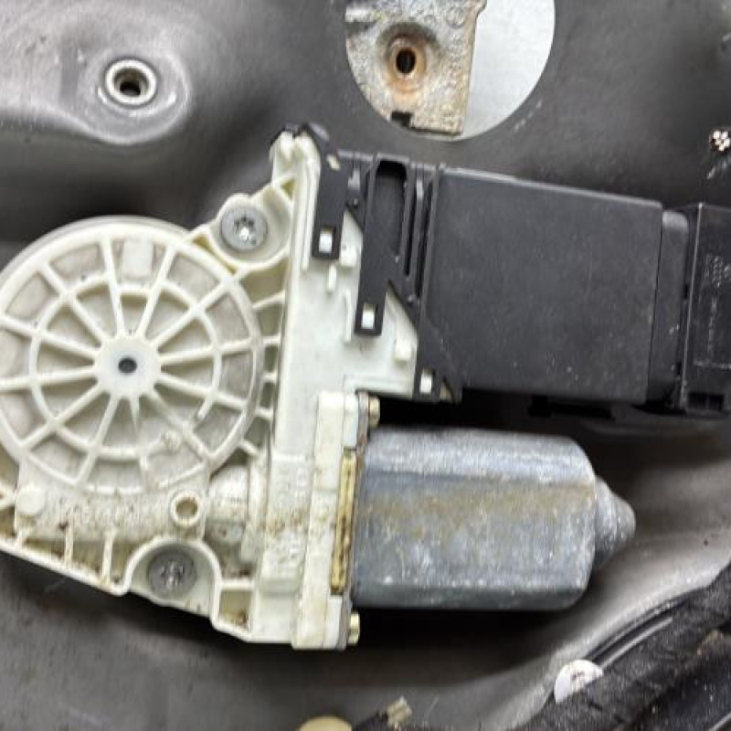 Leve vitre electrique avant gauche VOLKSWAGEN GOLF 4 Photo n°2