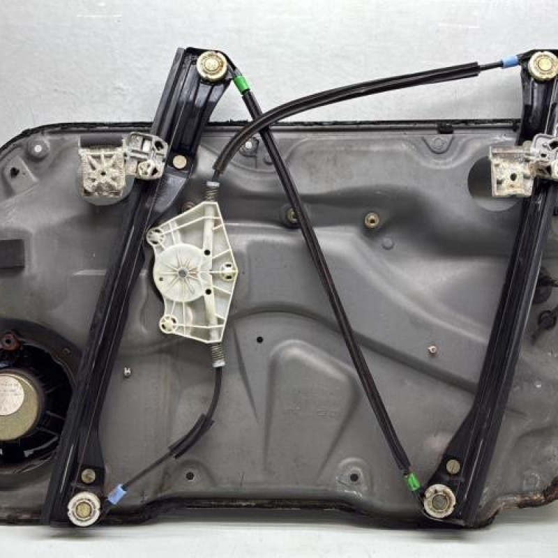 Leve vitre electrique avant gauche VOLKSWAGEN GOLF 4 Photo n°3