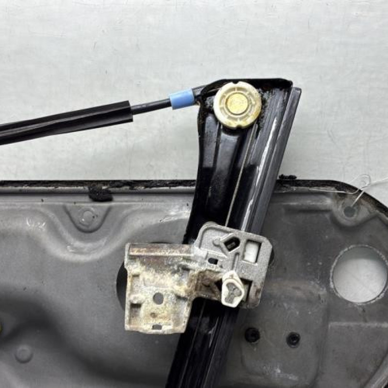 Leve vitre electrique avant gauche VOLKSWAGEN GOLF 4 Photo n°4