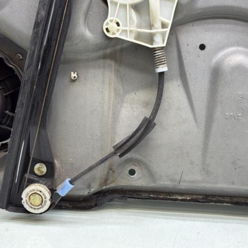 Leve vitre electrique avant gauche VOLKSWAGEN GOLF 4 Photo n°6