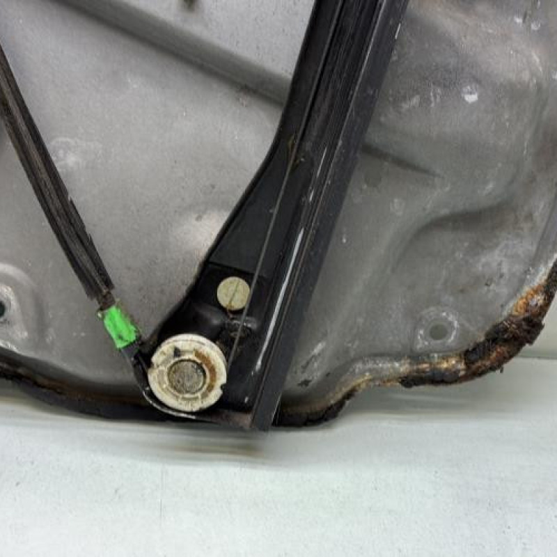 Leve vitre electrique avant gauche VOLKSWAGEN GOLF 4 Photo n°7