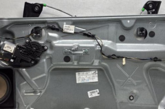 Leve vitre electrique avant droit VOLKSWAGEN POLO 4 Photo n°1