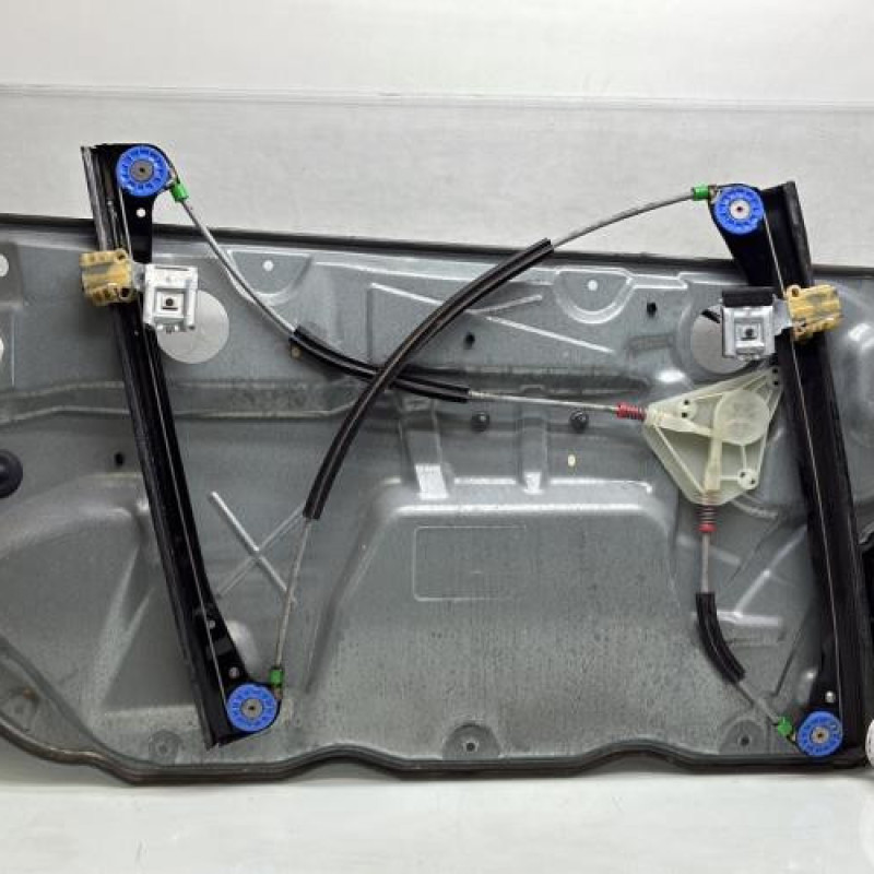 Leve vitre electrique avant droit VOLKSWAGEN POLO 4 Photo n°2
