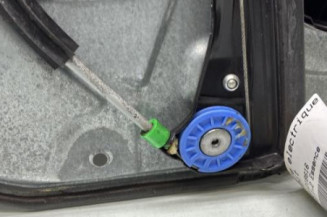 Leve vitre electrique avant droit VOLKSWAGEN POLO 4