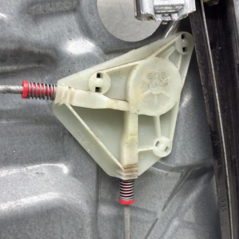 Leve vitre electrique avant droit VOLKSWAGEN POLO 4 Photo n°7