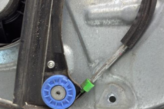 Leve vitre electrique avant gauche VOLKSWAGEN POLO 4