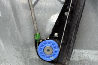 Leve vitre electrique avant gauche VOLKSWAGEN POLO 4