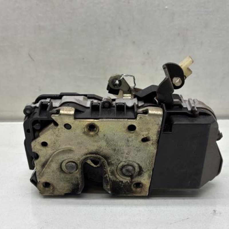 Serrure avant gauche PEUGEOT 307 Photo n°1