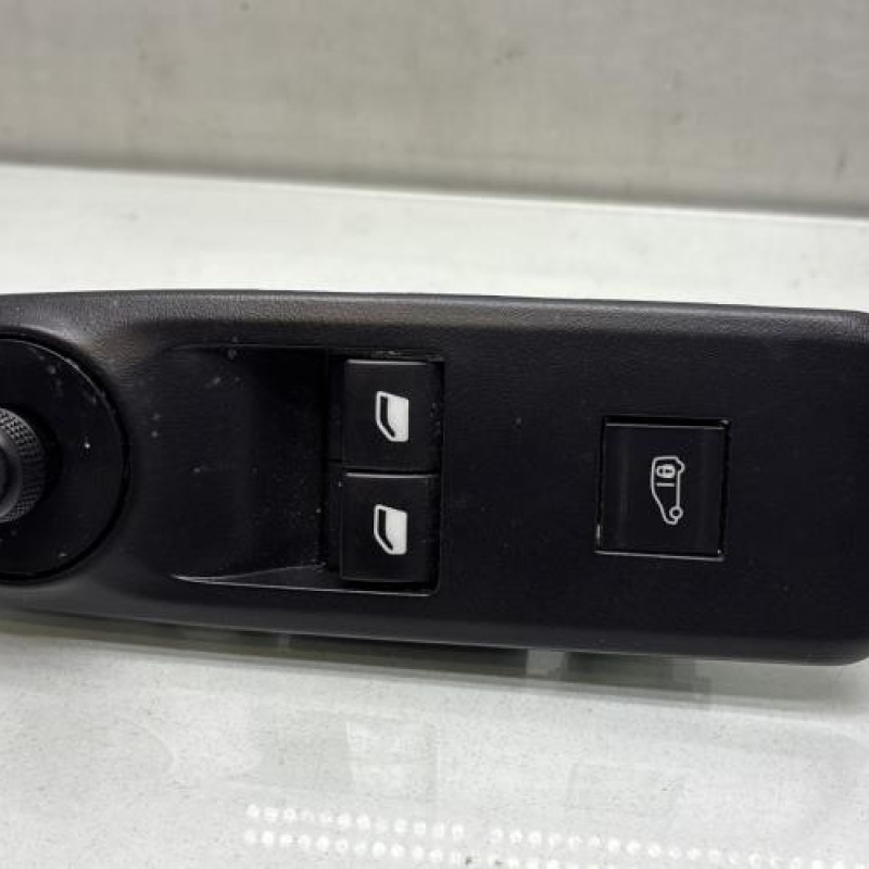 Interrupteur de leve vitre avant gauche CITROEN BERLINGO 3 M Photo n°1